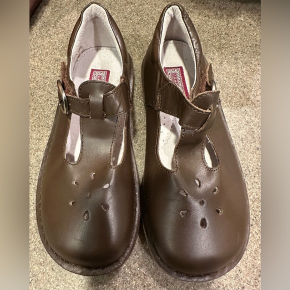 L’mour girls brown mary Janes. New no box. Size 1 - Picture 1 of 10